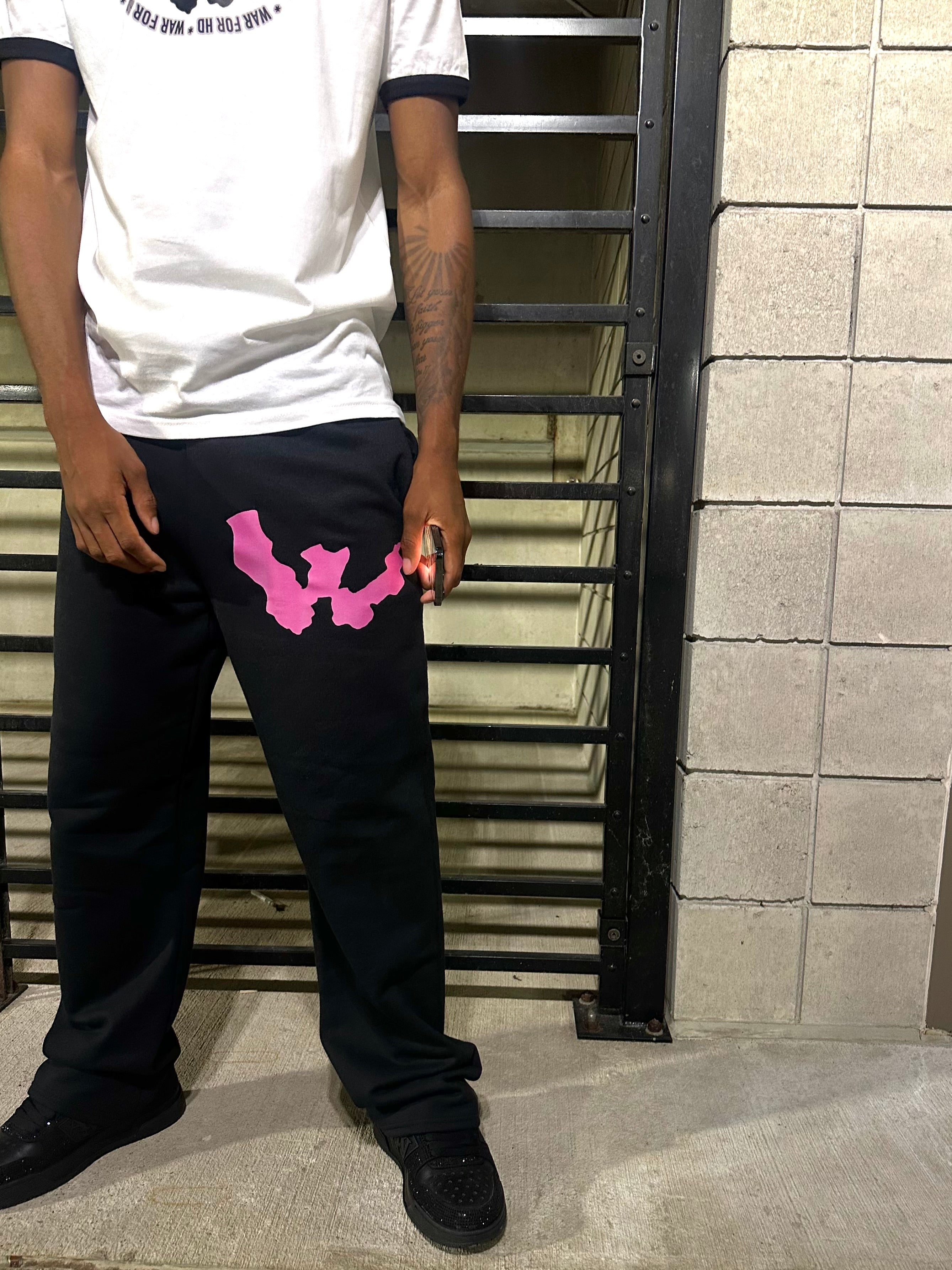 WAR FOR HD NEON PINK SWEATPANTS