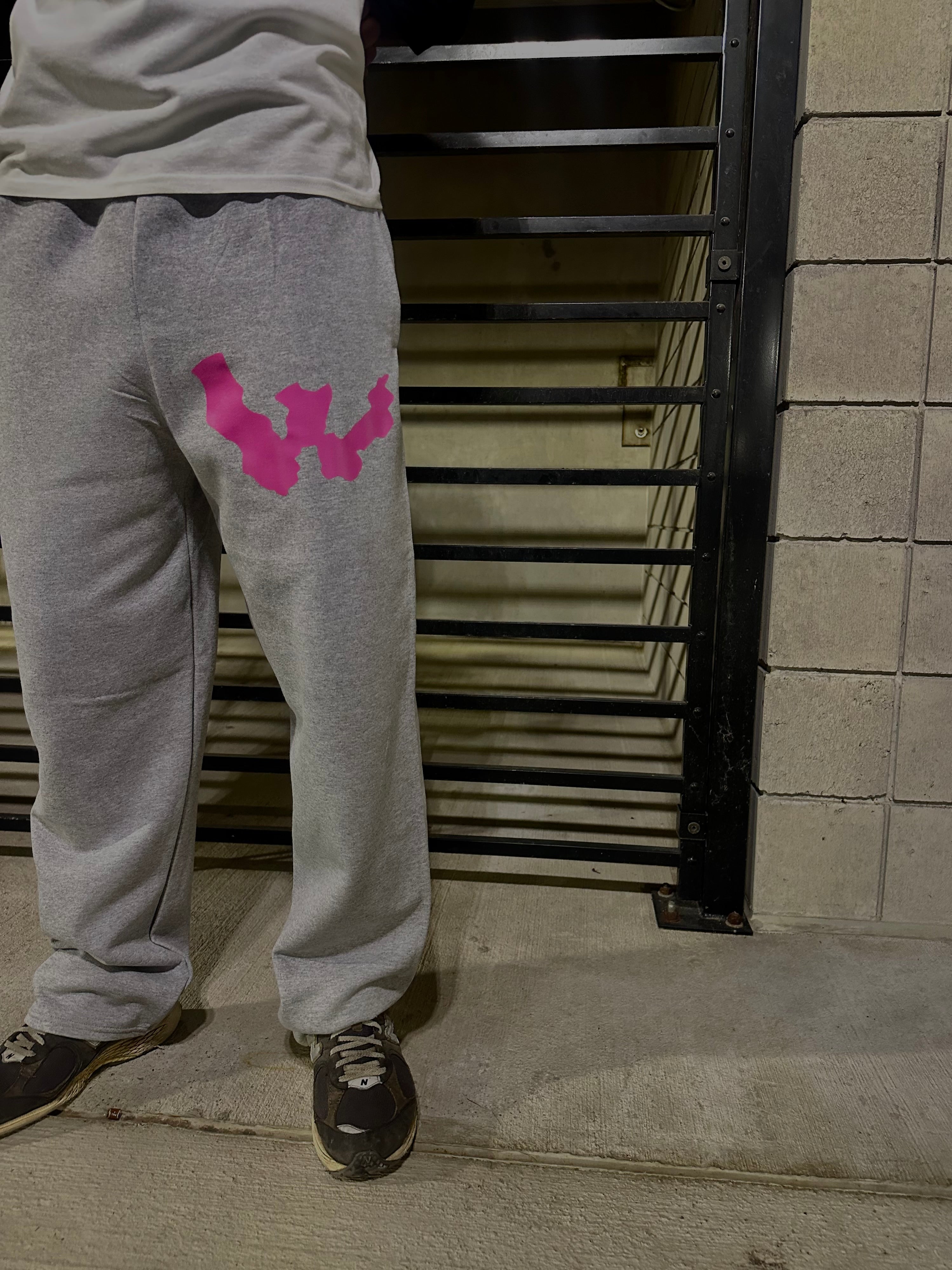 WAR FOR HD NEON PINK/GREY SWEATPANTS